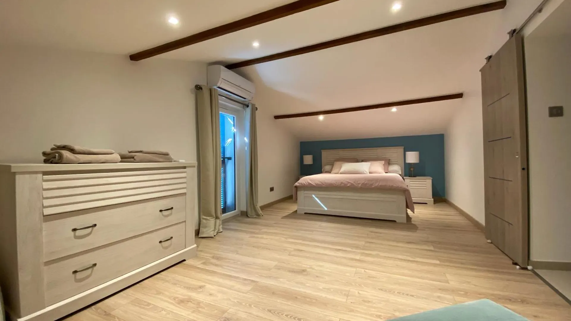 La Bastide Blanche Magnifique Villa 5 Etoiles 5 Chambres Et Piscine Privee Sur 6500 M Var Lorgues 0*,  Fransa